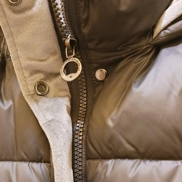 Women's Gray Puffer Coat with Faux Fur Hood - Picture 4 of 10